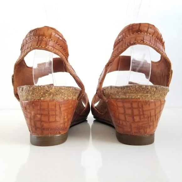 Taos Score Brown Wedge Strap Sandal Open Toe Shoes - Picture 10 of 12